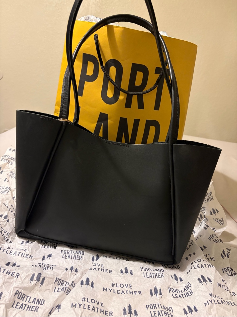 Portland Leather Black Structured Tote Medium Verona Tote - Picture 2 of 6